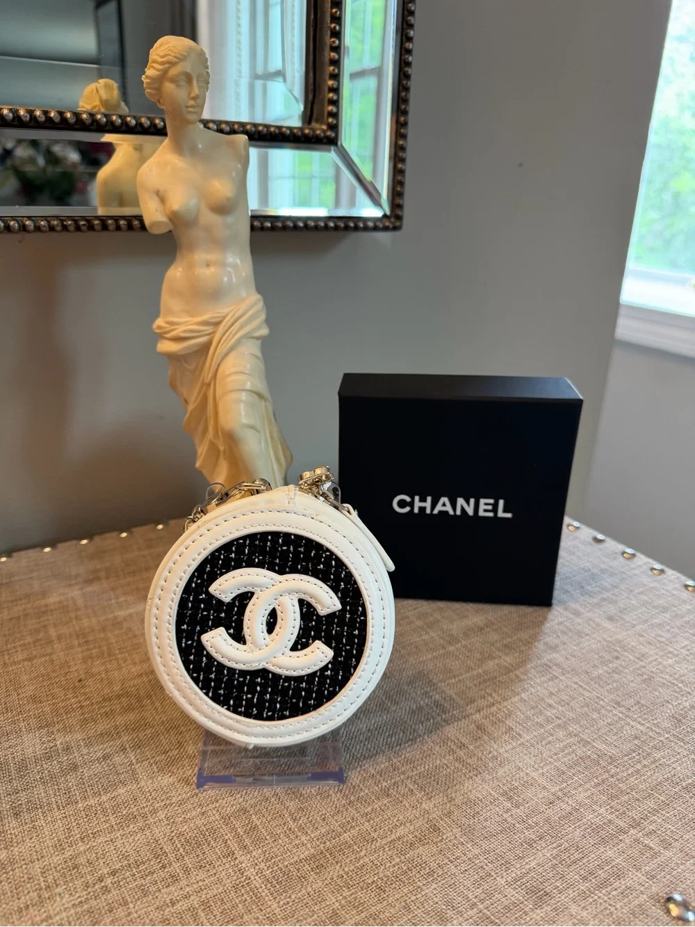 GWP for Chanel NIB Giftable  Black & White Round CC Logo Clutch